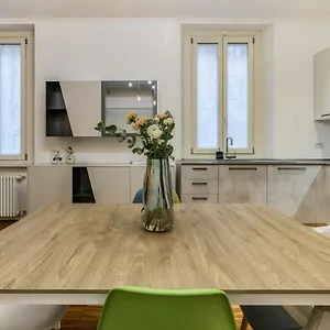 Beplace In Isola Appartamento Milano