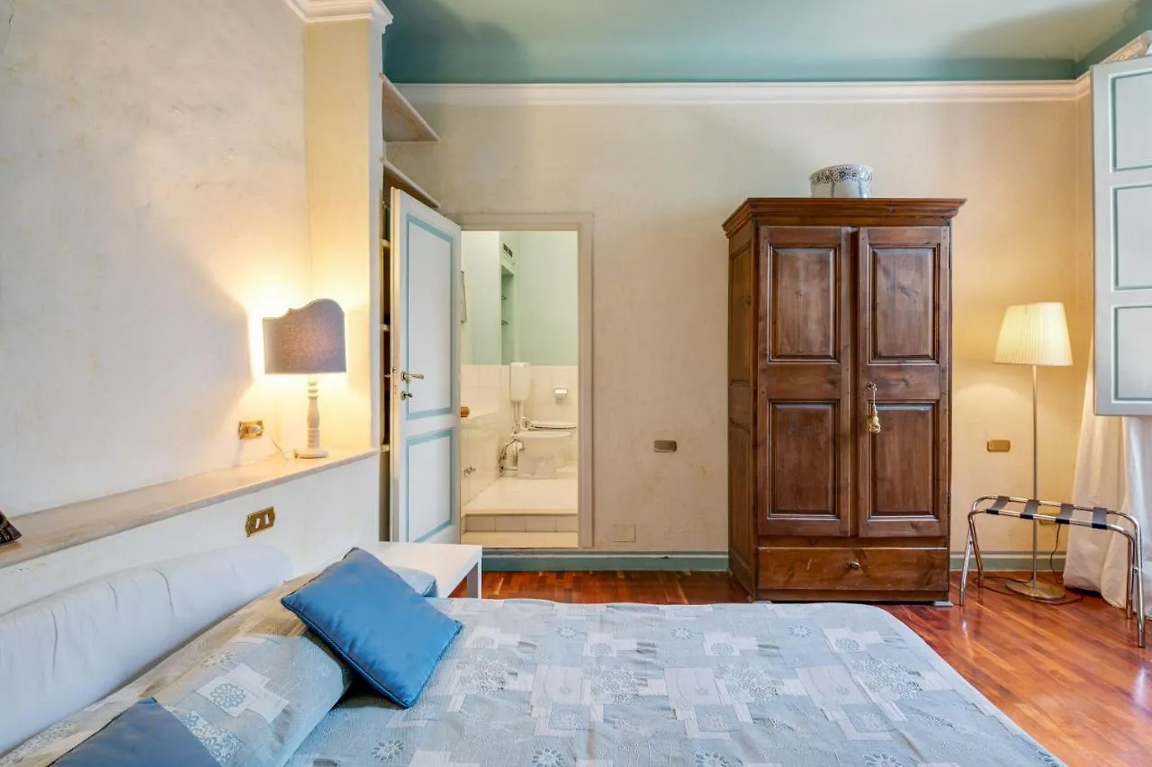 Pietre Dure Apartment Florence