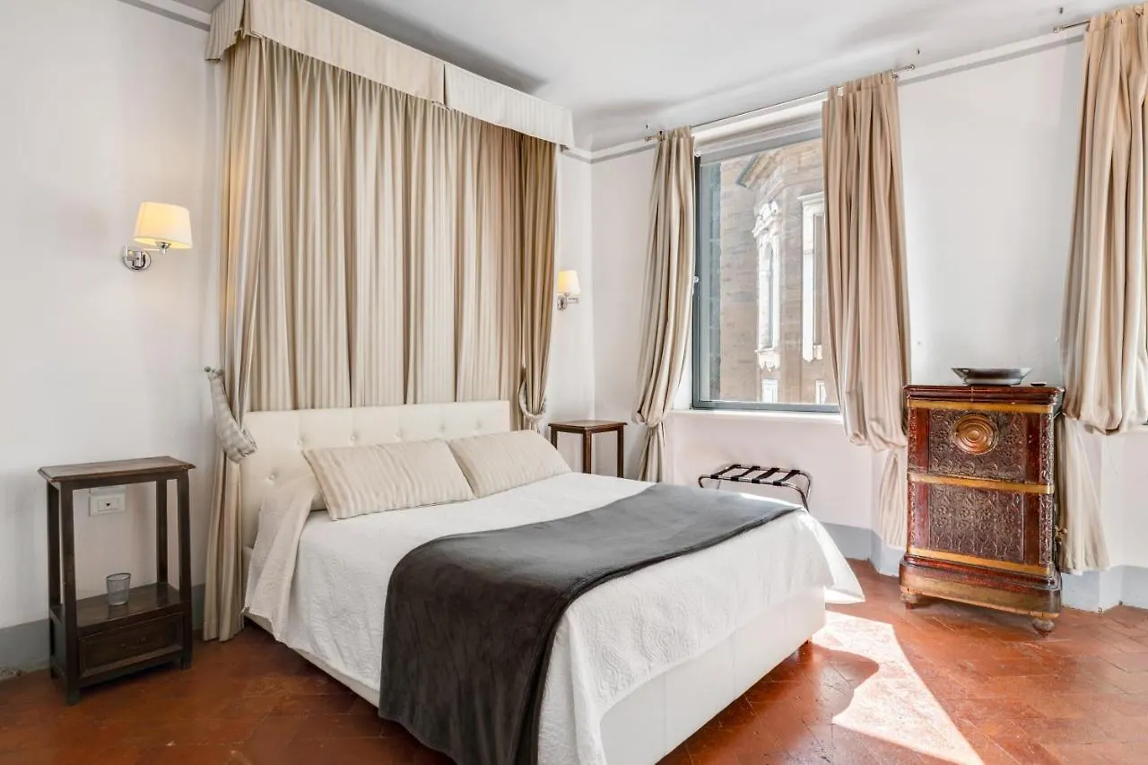 Pietre Dure Apartment Florence