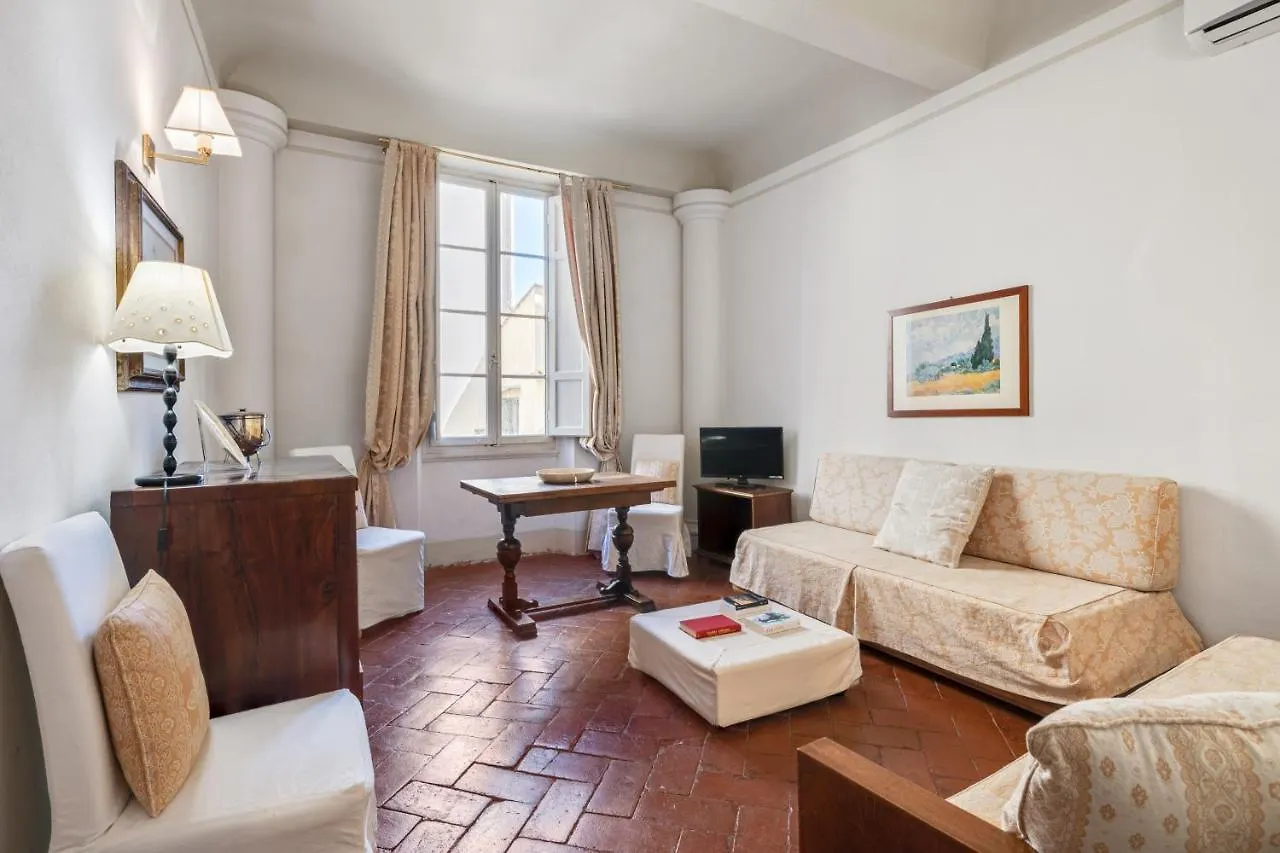 Pietre Dure Apartment Florence